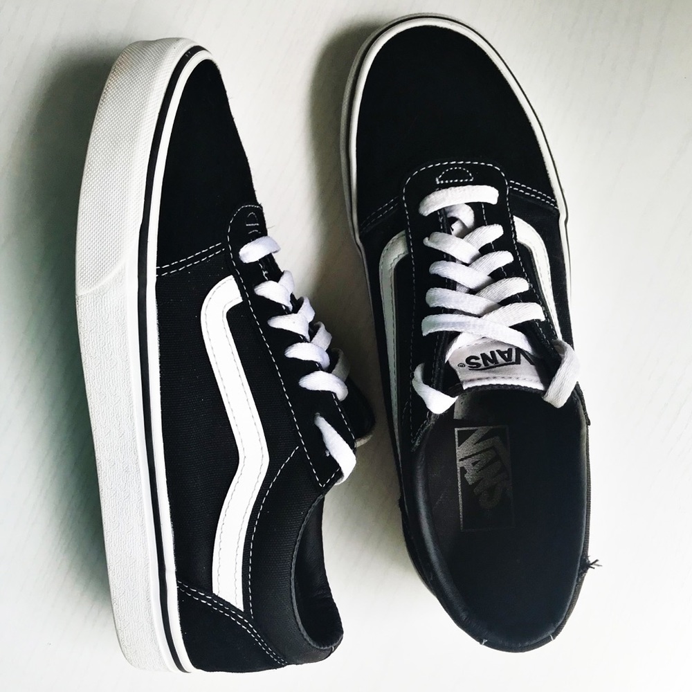 Old School Vans Sz. 7.5